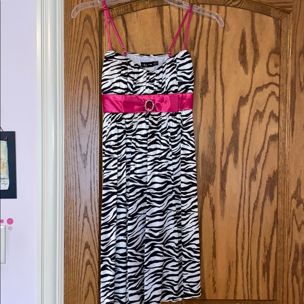 Juniors Zebra dress